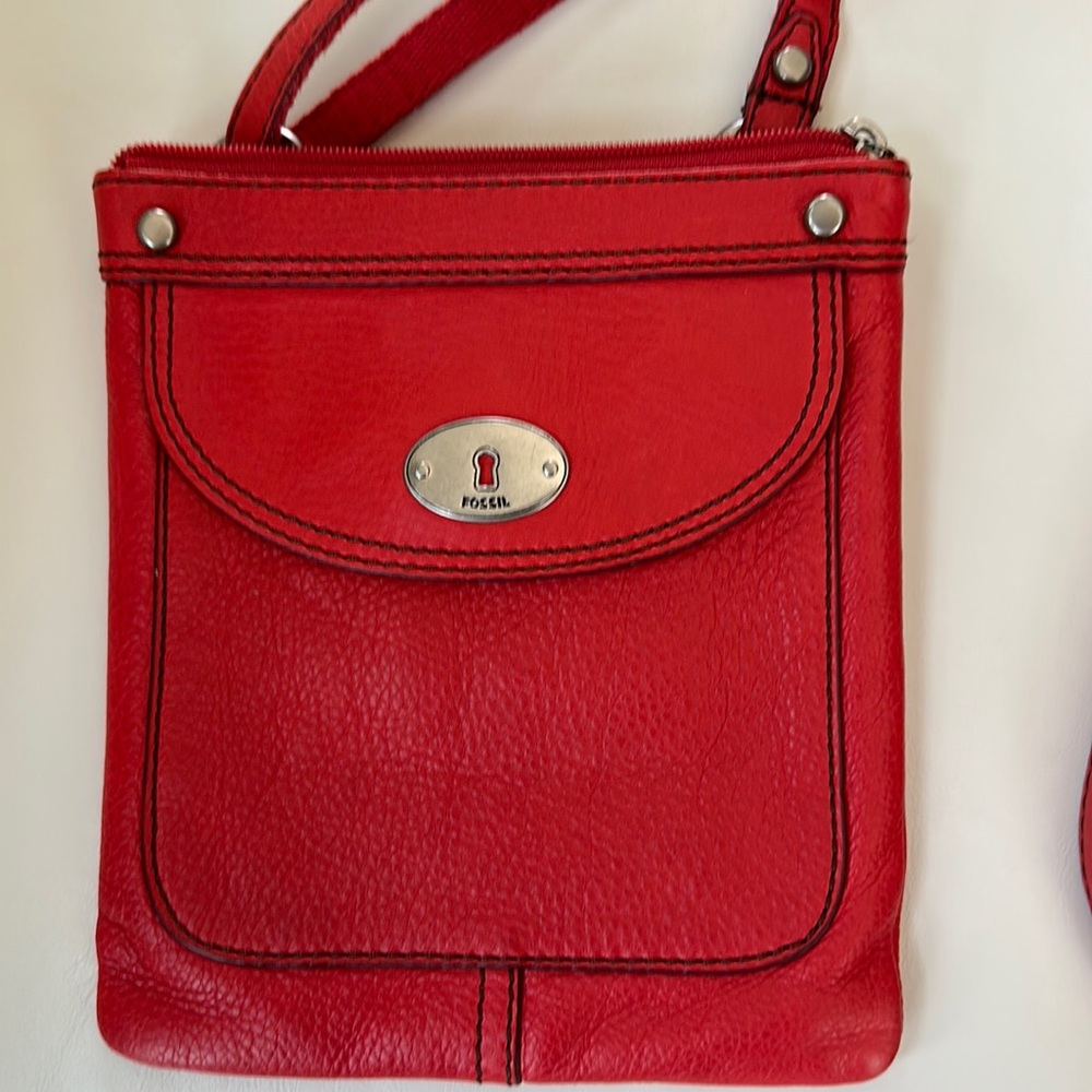 Fossil purse with straps